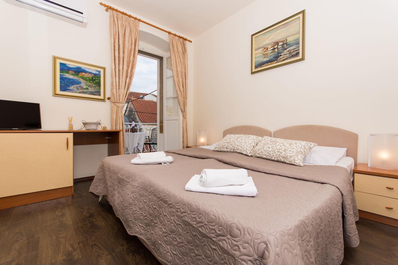 Rooms Villa Liza Трогир Екстериор снимка